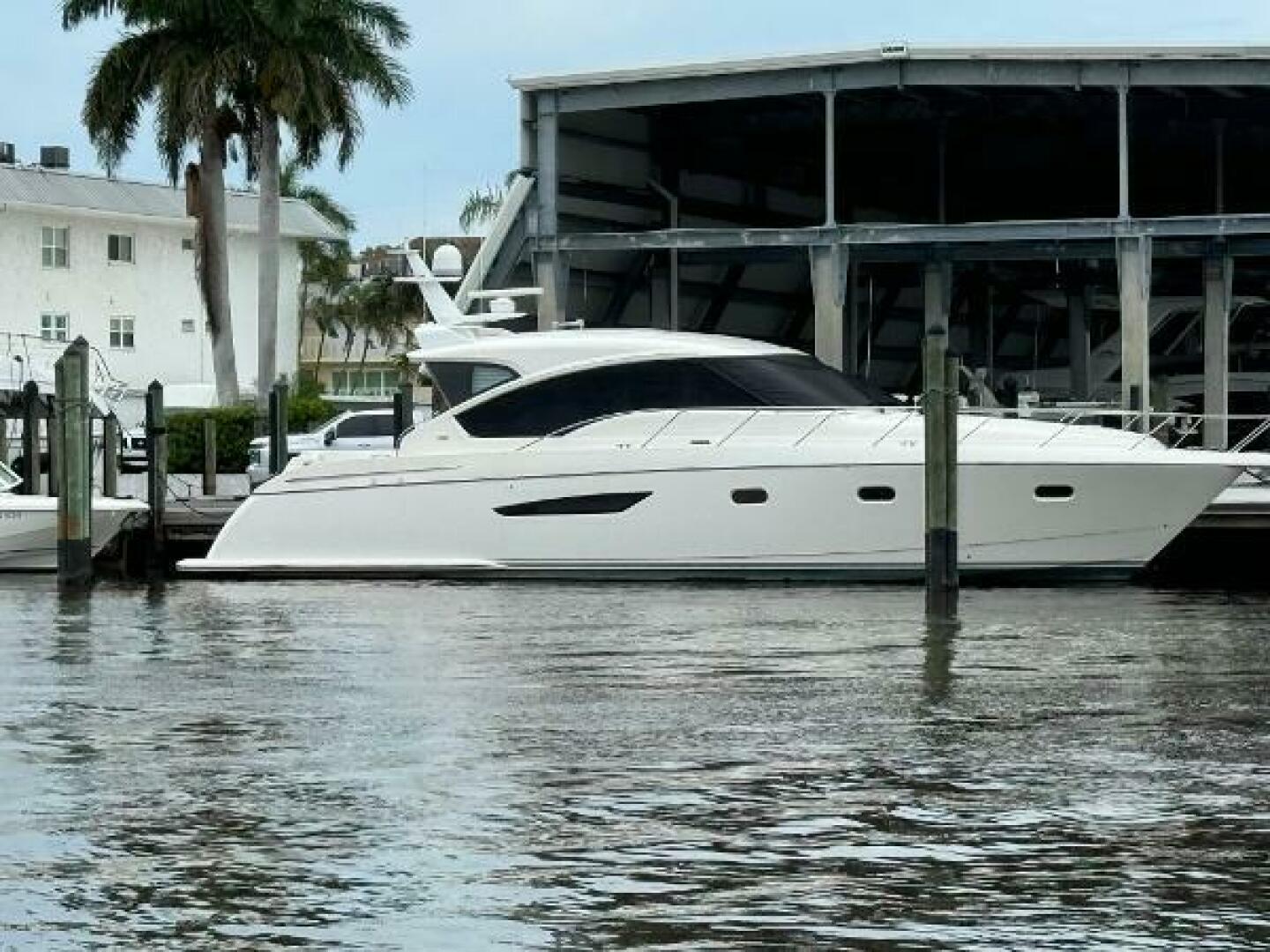 2010 Tiara Yachts 5800 Sovran - Image 7