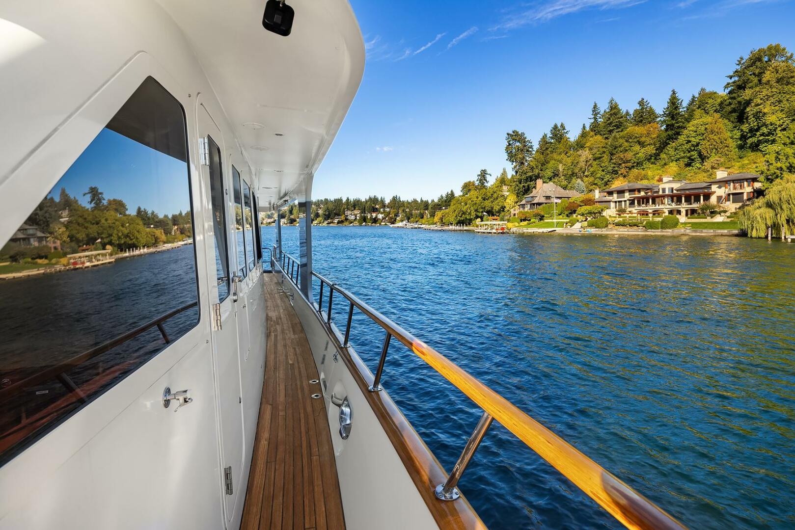 2001 Rayburn Custom Yachts Flush Deck - Image 63
