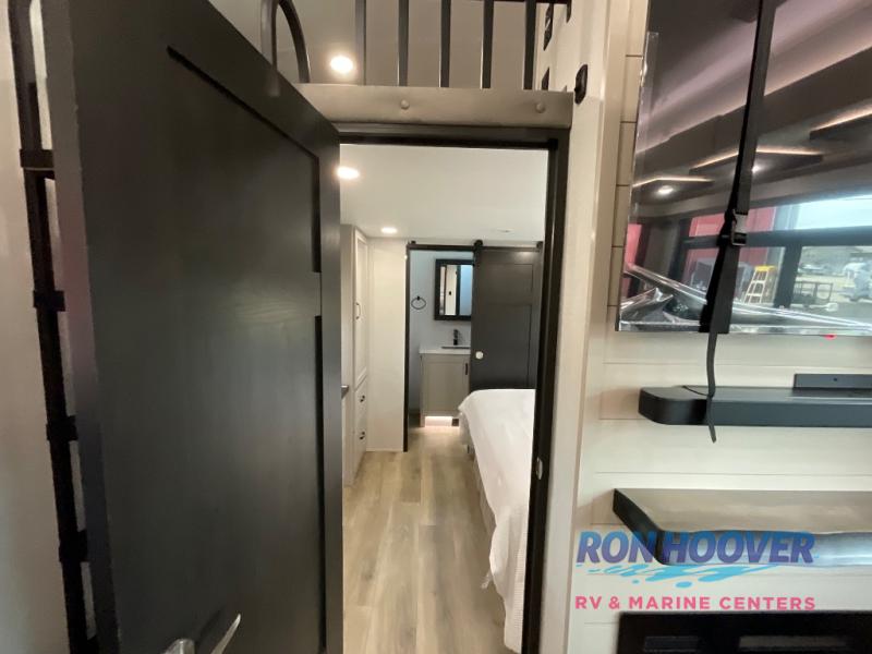 2026 JAYCO NORTHPOINT 395DSDB - Image 31