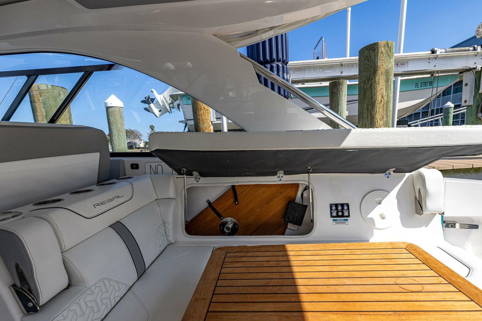 2022 Regal LX 36 - Image 43