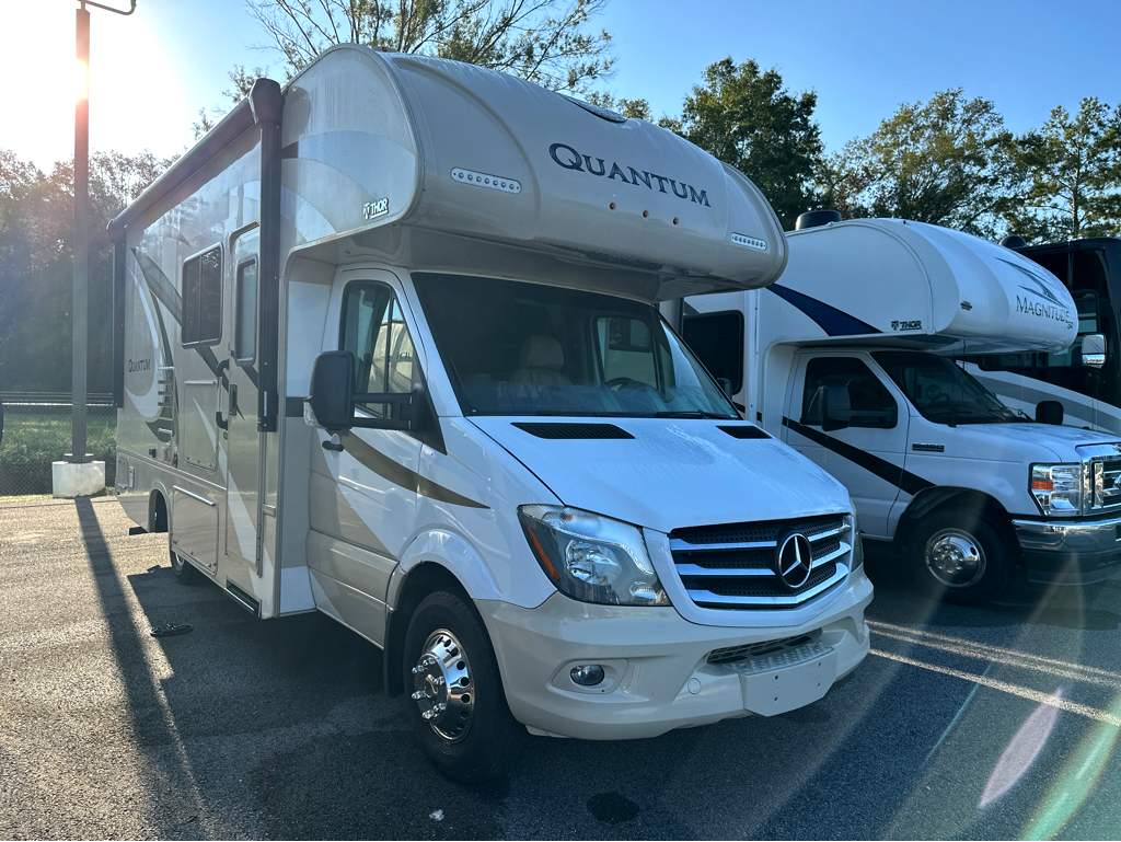 2018 THOR MOTOR COACH QUANTUM KM24 - Image 1
