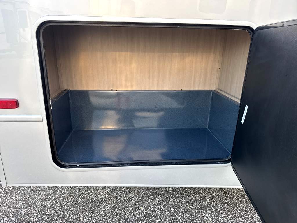2027 ENTEGRA COACH ODYSSEY 29V - Image 9