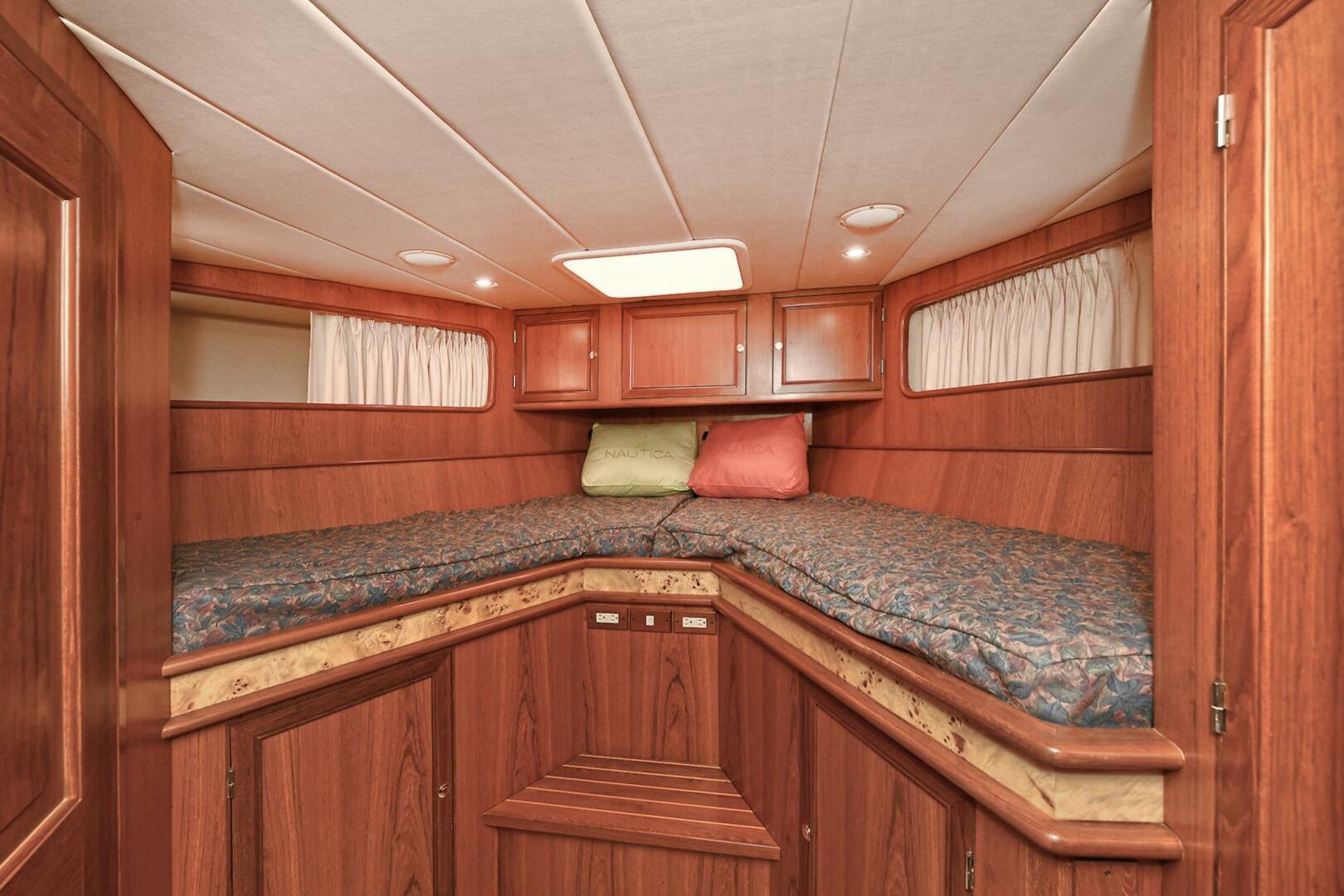 2002 Grand Alaskan Flushdeck - Image 42