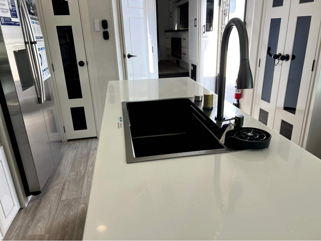 2027 JAYCO PINNACLE 39FBRL - Image 14