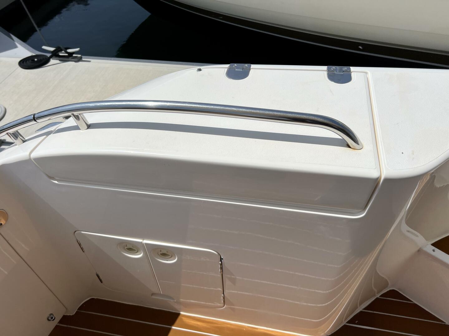 2000 Viking Princess 52 Flybridge - Image 32