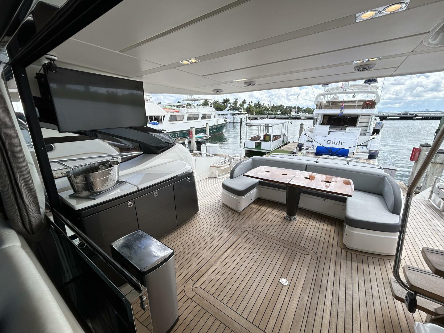 2014 Princess S72 - Image 8