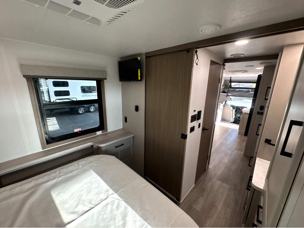 2027 ENTEGRA COACH ODYSSEY 30Z - Image 18