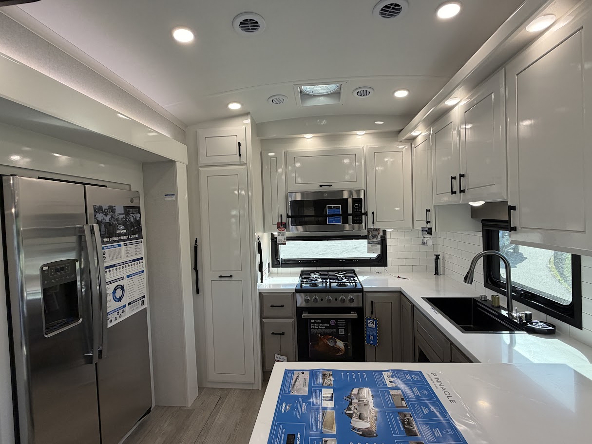 2026 JAYCO PINNACLE 38FBRK - Image 22