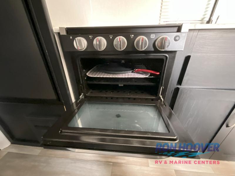 2023 COACHMEN 22SE - Image 8