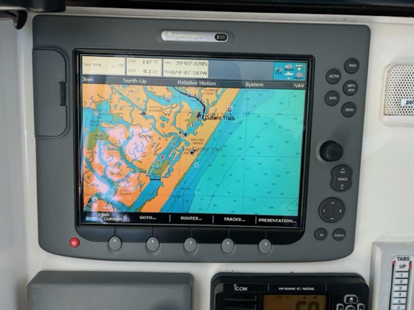 2008 Spectre 34 Center Console - Image 24