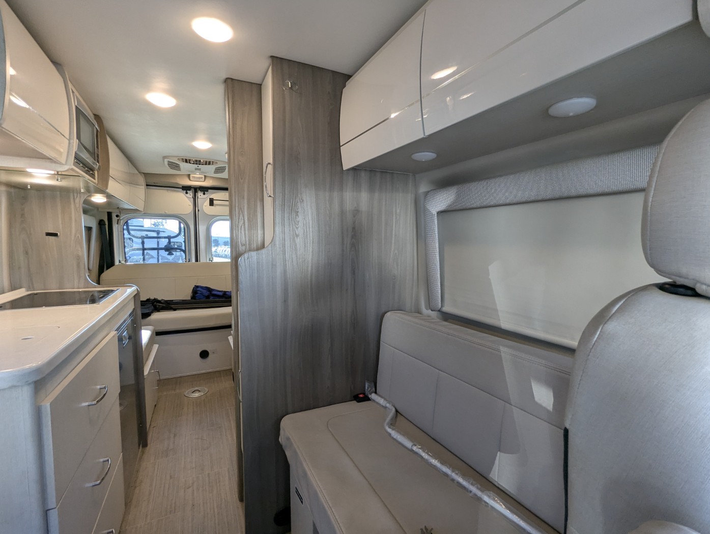 2022 Thor Motor Coach Tellaro 20J - Image 15