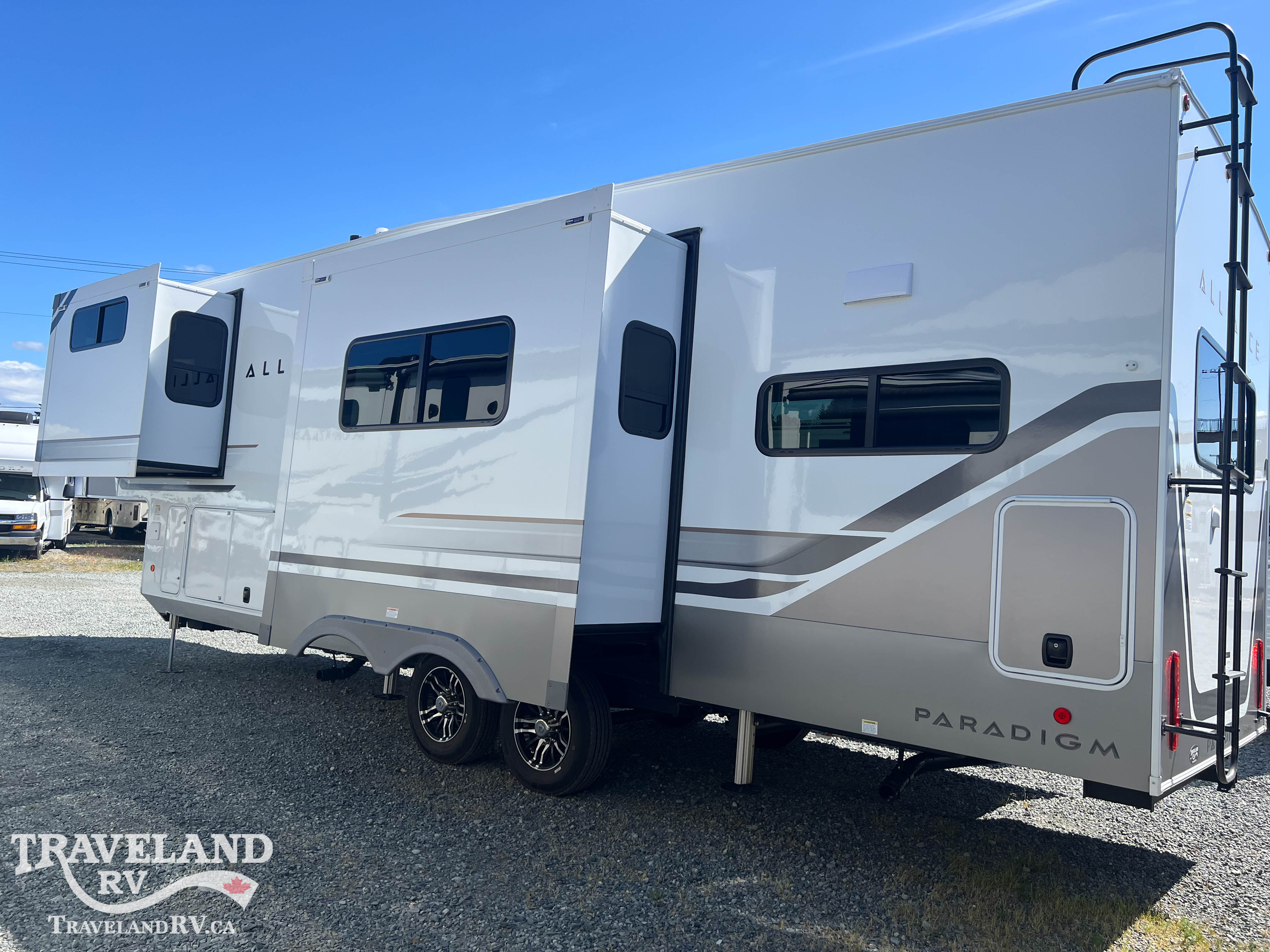 2027 Alliance RV Paradigm 312RK - Image 8