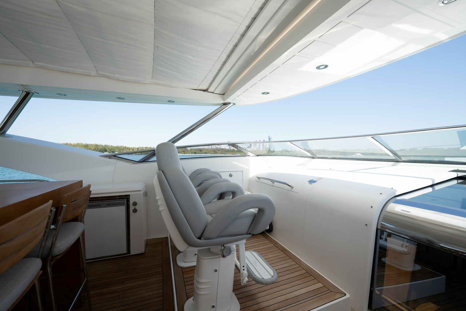 2010 Sunseeker 34 Metre Yacht - Image 18