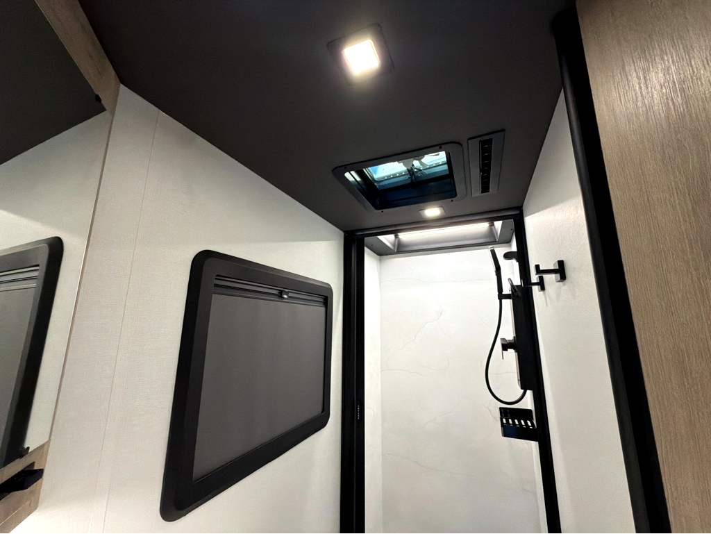 2027 Grand Design Lineage Series M 25FW - Image 28