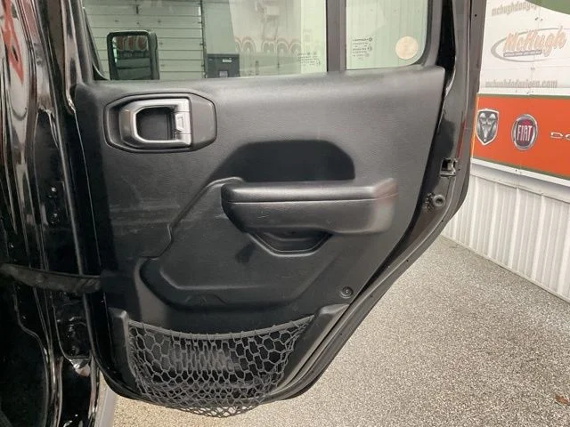 2020 Jeep Gladiator Crew Cab Rubicon 4WD - Image 24