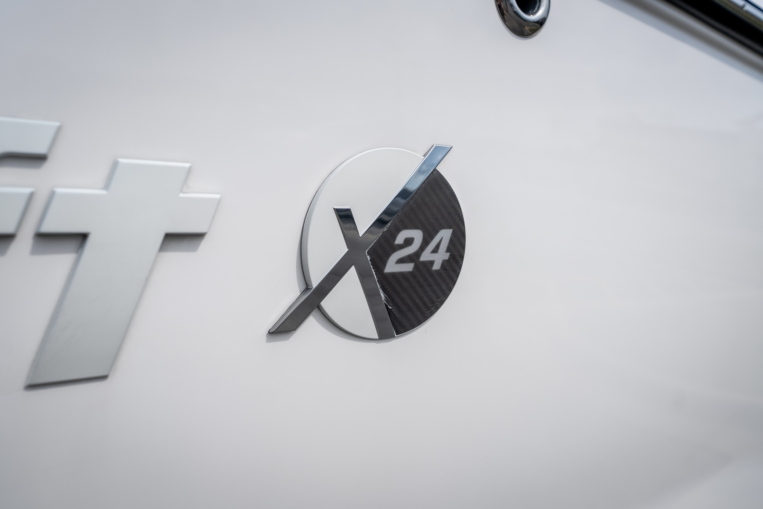 2021 MasterCraft X24 - Image 19