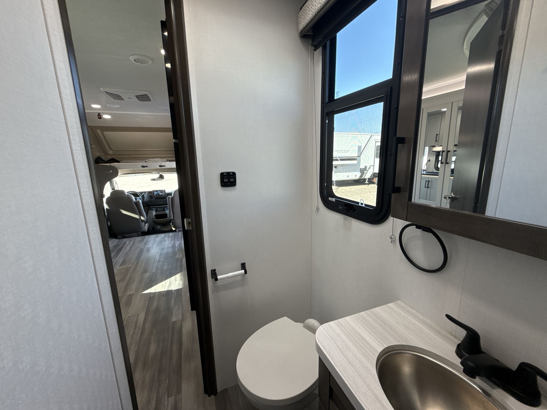 2026 Entegra Coach Odyssey 24B - Image 24