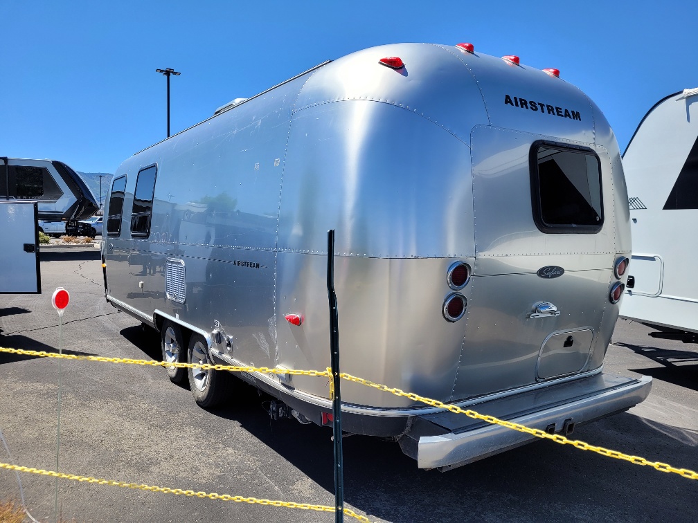 2006 Airstream Safari 25SS - Image 2