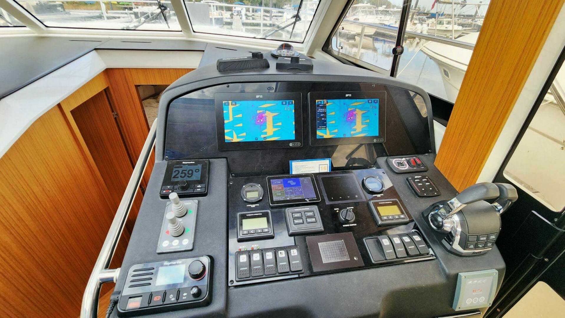 2022 Greenline 40 Hybrid - Image 31