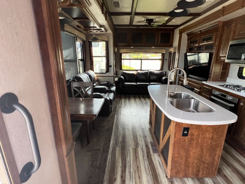 2019 Heartland Bighorn BH 3160 ELITE - Image 5