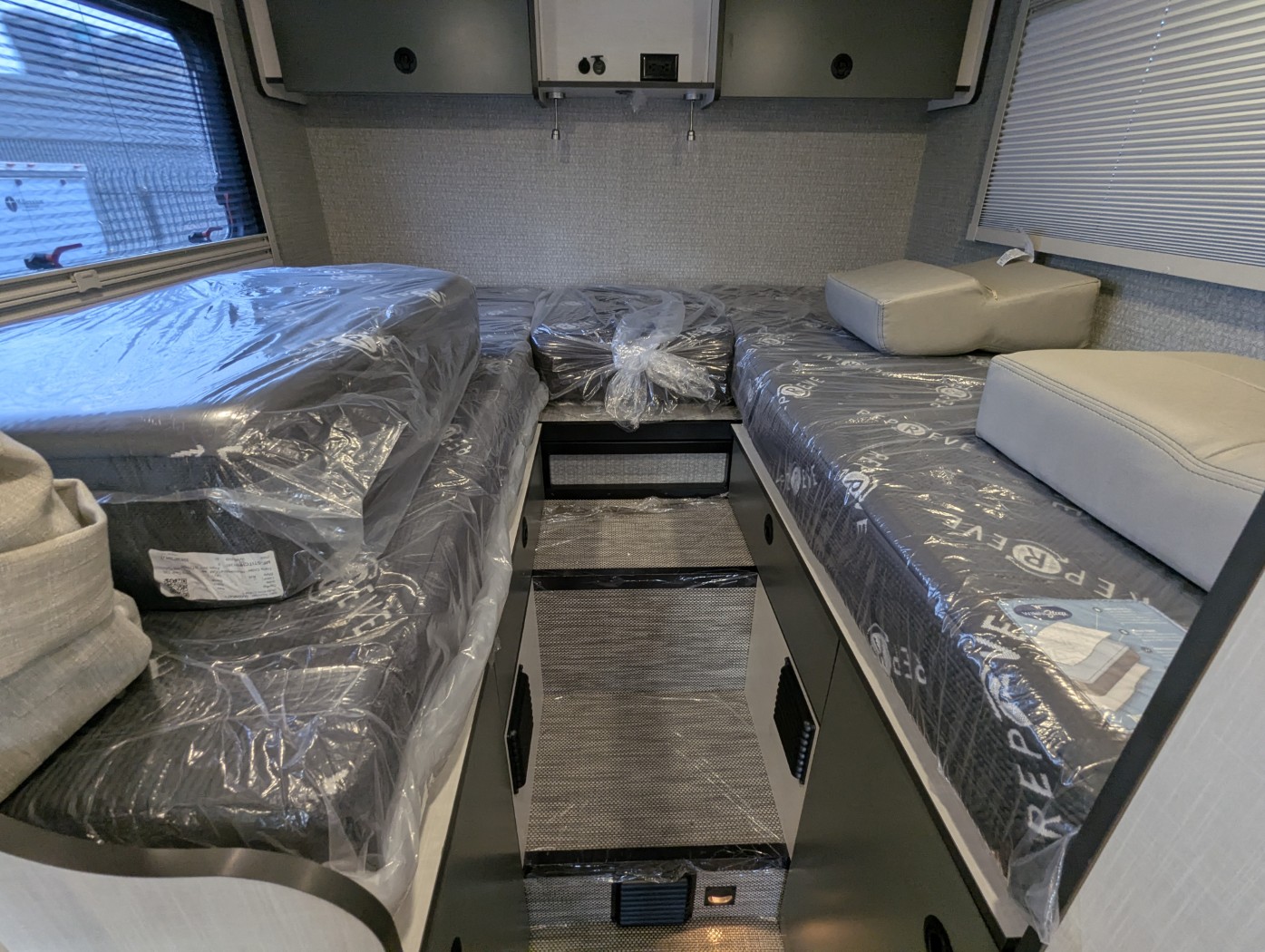 2026 Winnebago EKKO Sprinter 23B AWD - ATH EDITION - Image 25