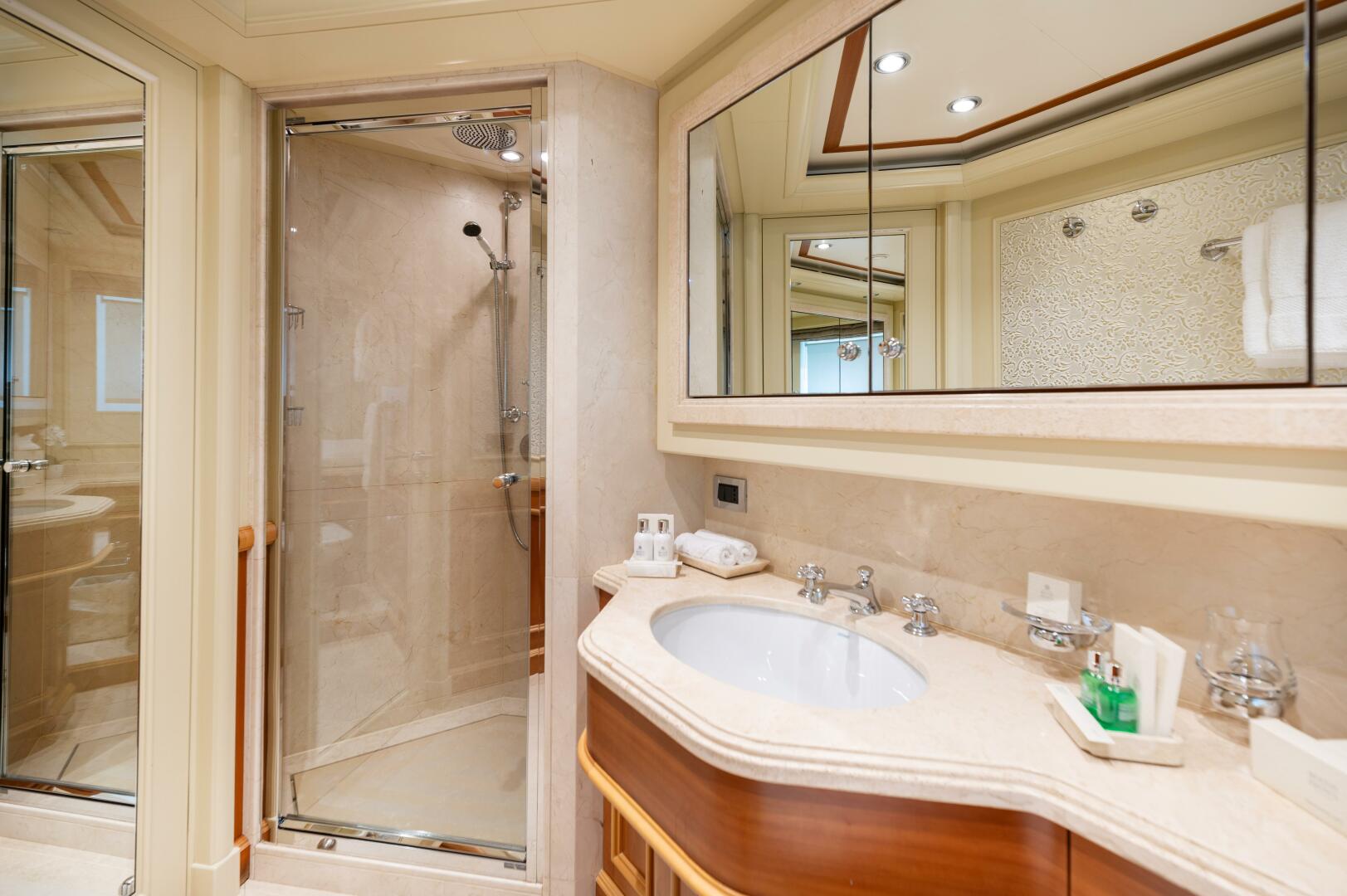 2007 CRN Pilothouse - Image 34