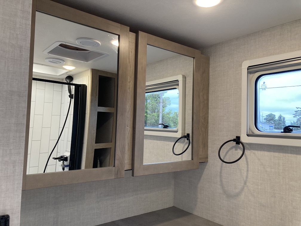 2023 Ember RV Touring Edition 26RB - Image 21