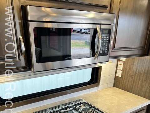 2019 Grand Design Solitude 385GK - Image 22