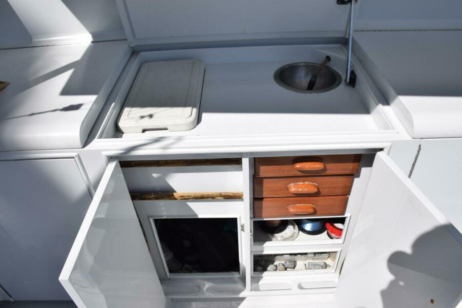 1990 Sunny Briggs Flybridge Sportfish - Image 30
