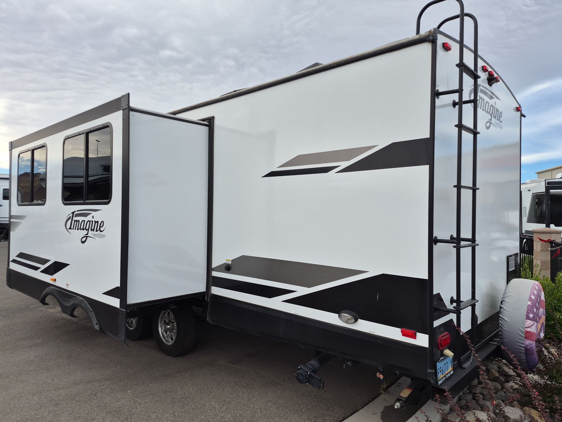 2019 Grand Design Imagine 2800BH - Image 10