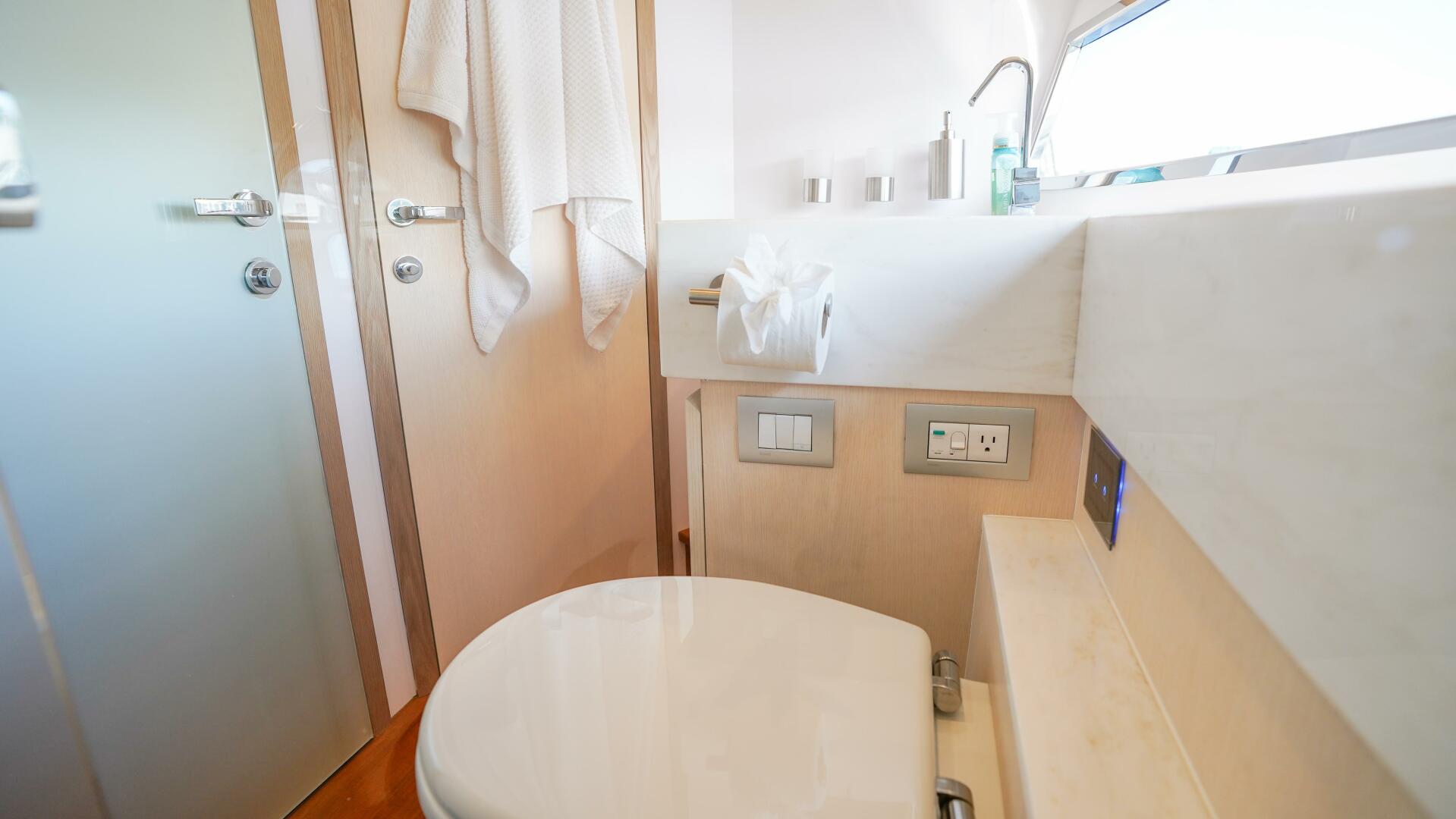 2019 Rio Yachts Colorado 56 - Image 35