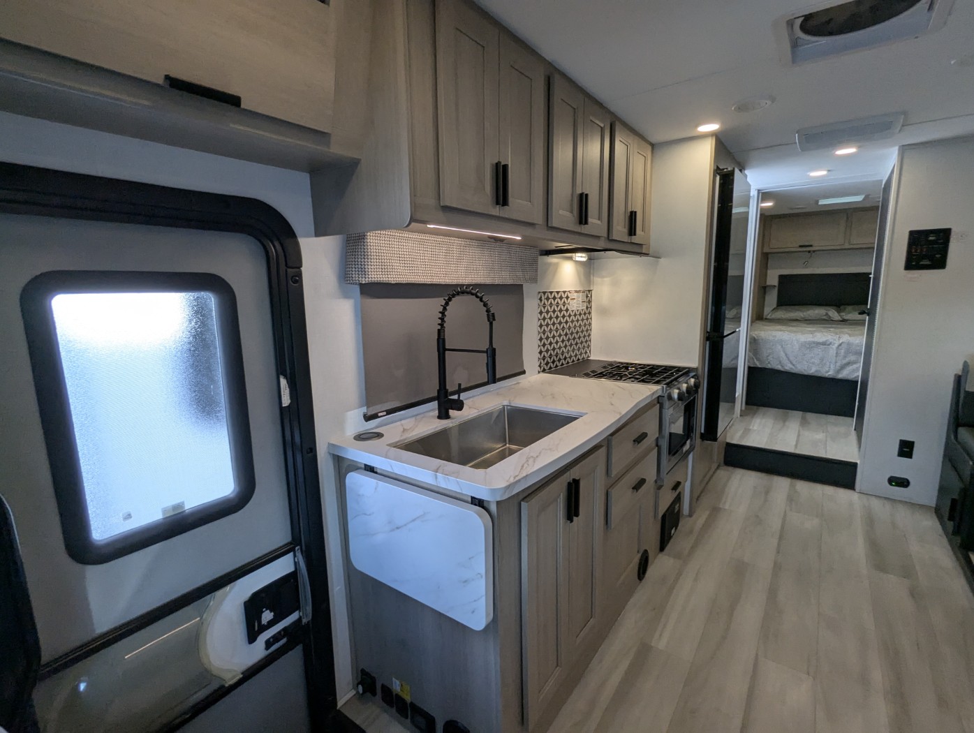 2025 Forest River Sunseeker LE 2850SLE - Image 8