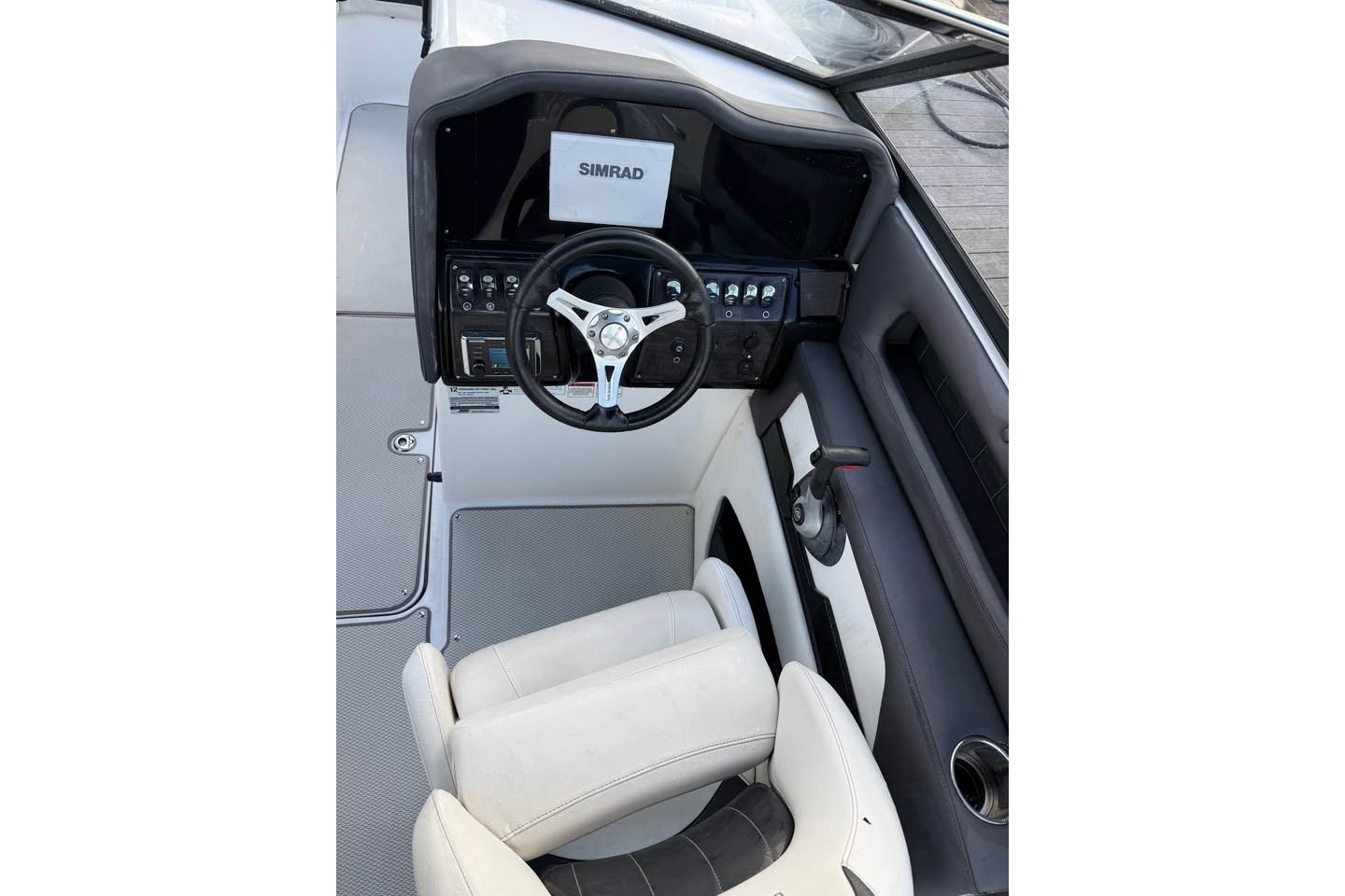 2019 Rinker Q3 OB - Image 7