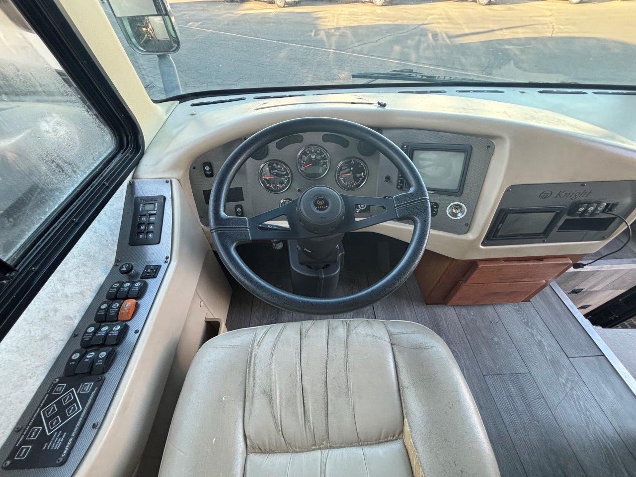 2007 Monaco RV Knight 38PDQ - Image 3