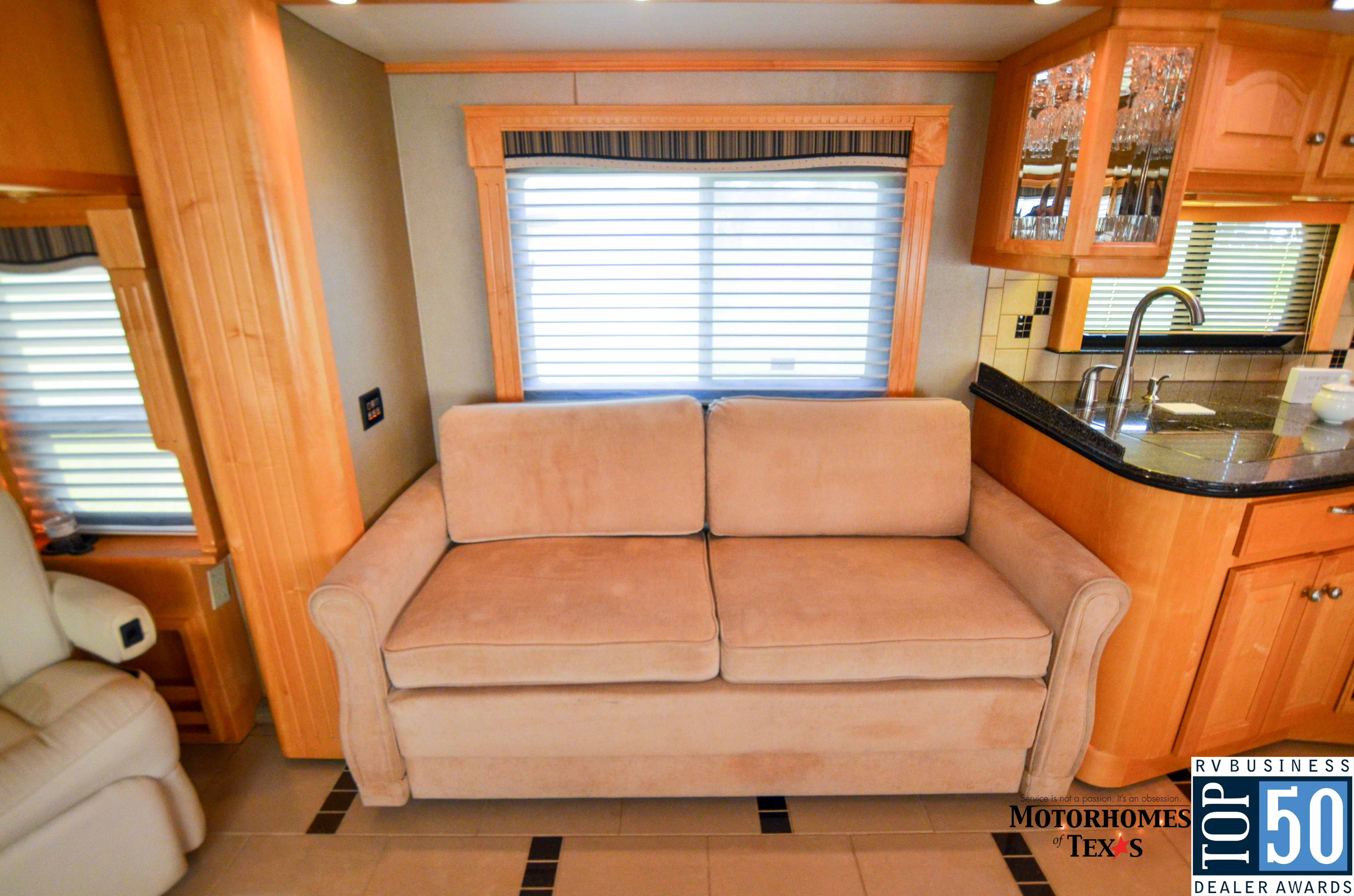 2007 Country Coach Magna  - interior 5