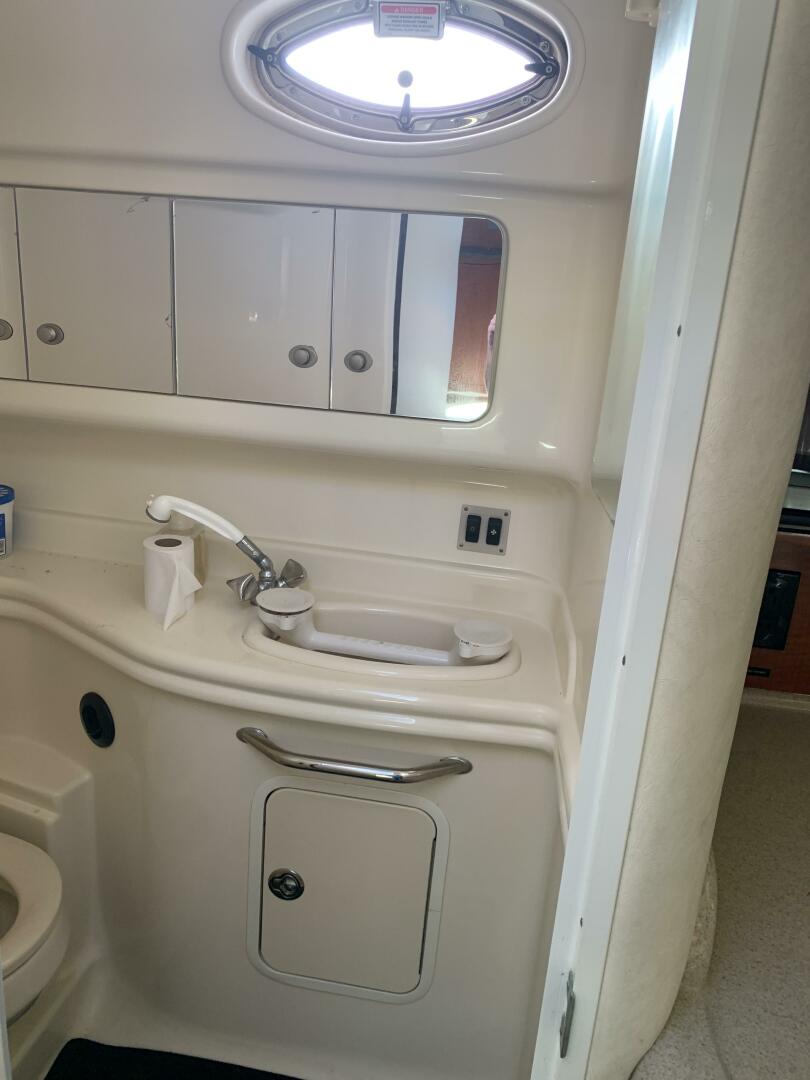 2005 Sea Ray 340 Sundancer - Image 9