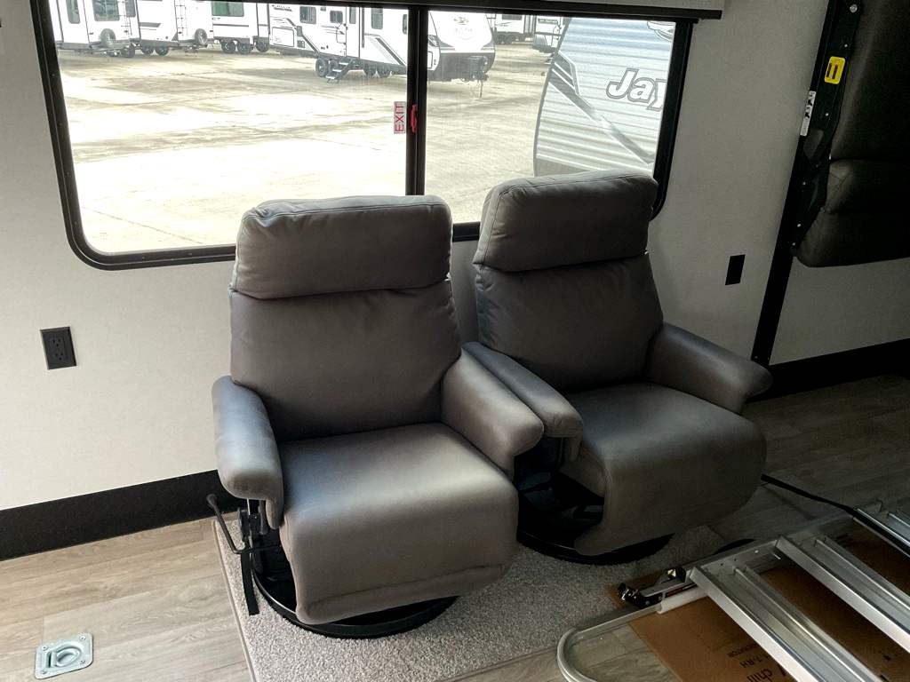 2027 JAYCO SEISMIC 265 - Image 12