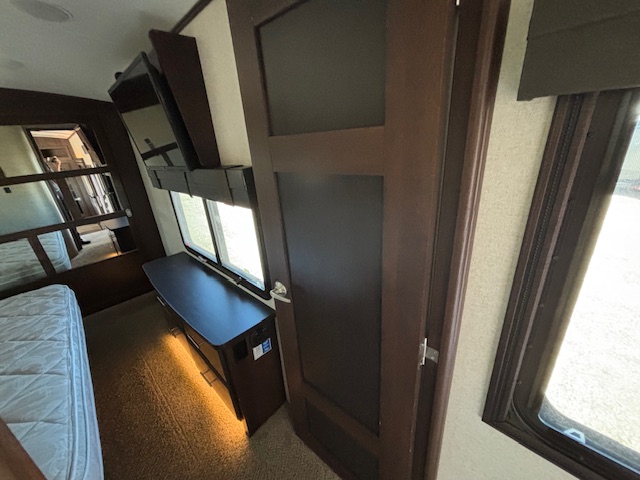 2018 Jayco North Point 379DBFS - Image 54