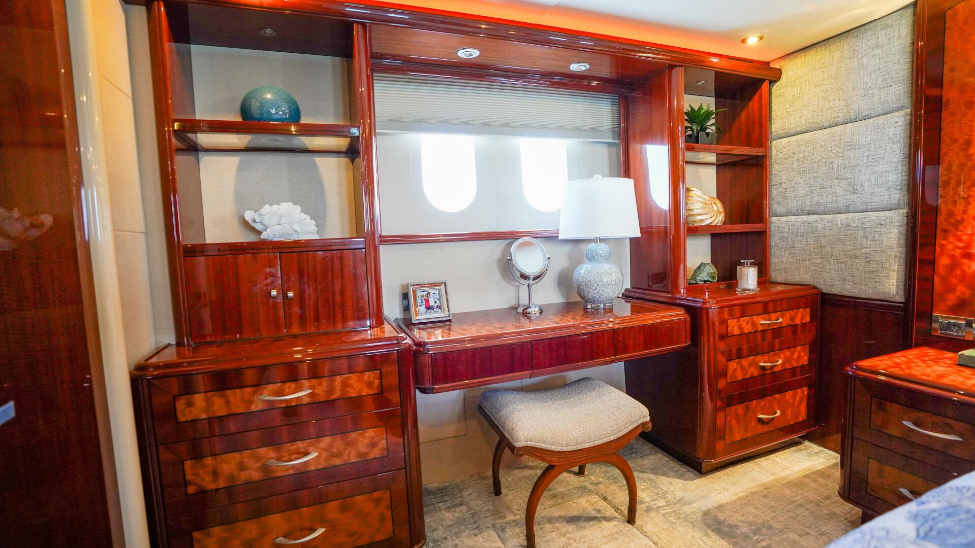 2004 Lazzara Yachts 80 SL - Image 43