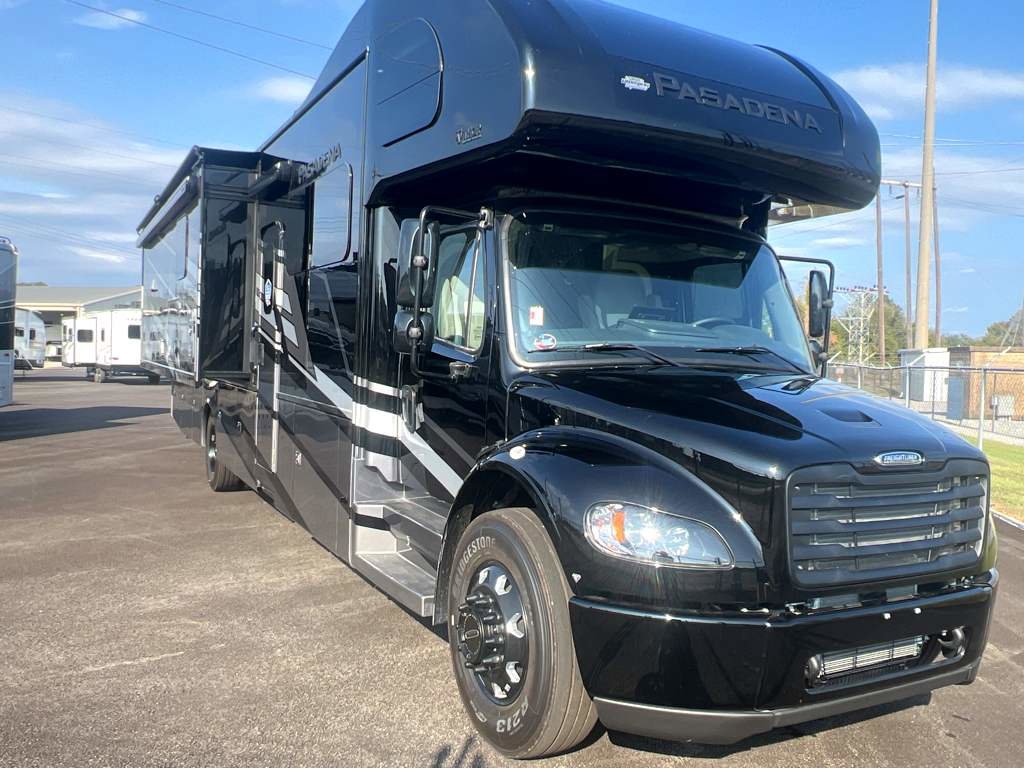 2026 THOR MOTOR COACH PASADENA 38FX - Image 1