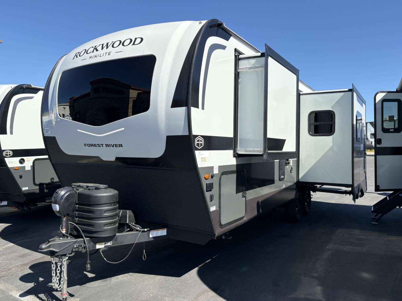2027 Forest River Rockwood Mini Lite 2515S - Image 2