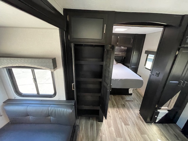 2020 VENTURE RV SPORTTREK 271MVB - Image 20