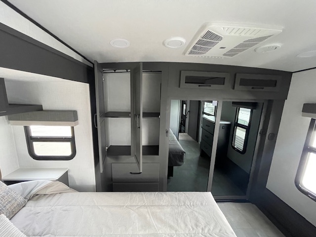 2025 ROCKWOOD SIGNATURE 375RL - Image 30
