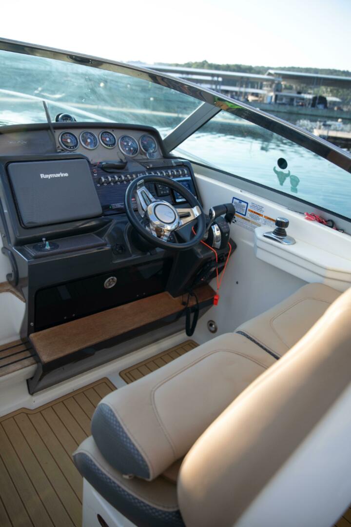 2016 Sea Ray Sundancer 350 - Image 7