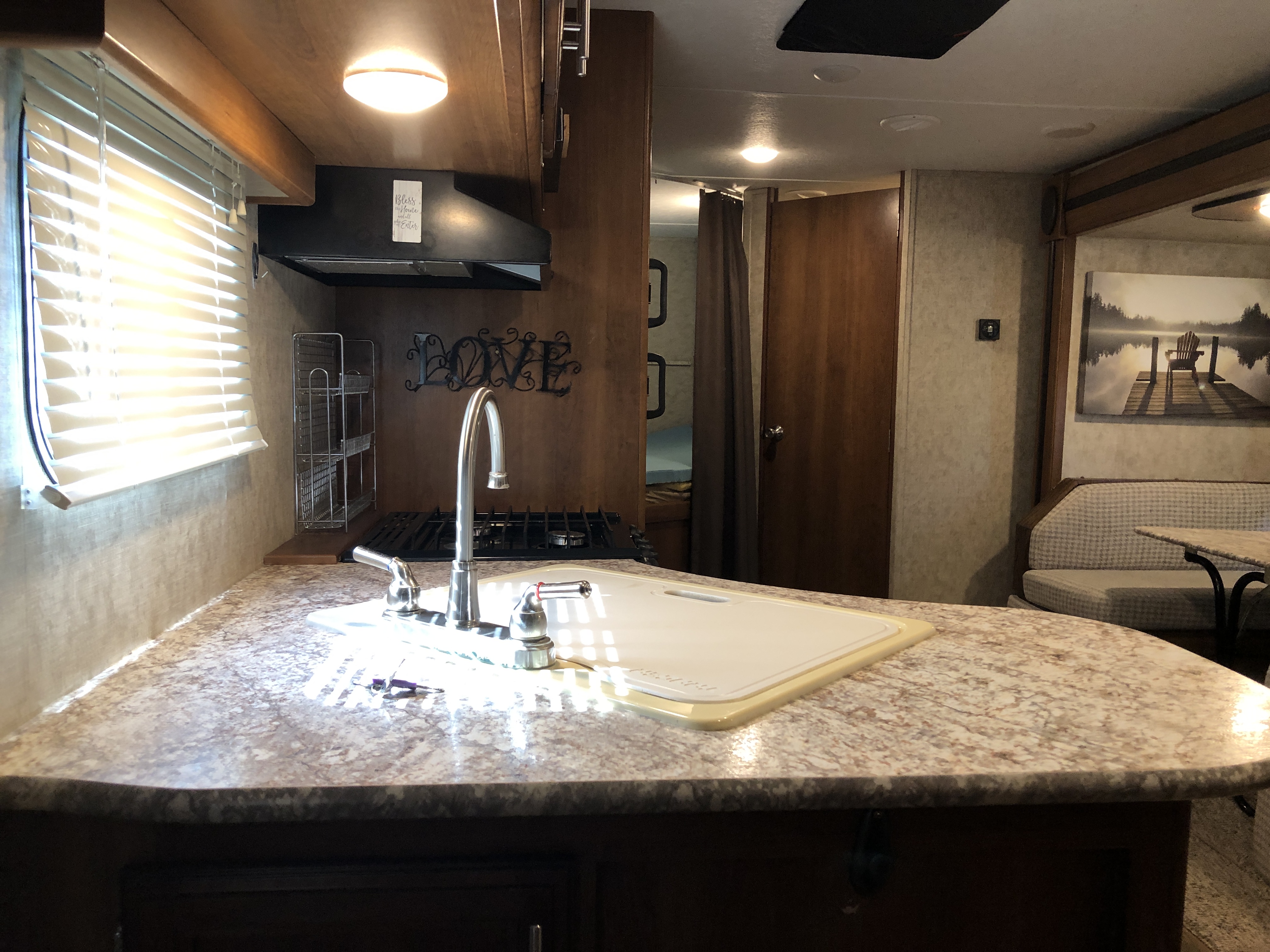 2016 Forest River TRACER 270AIR - Image 11