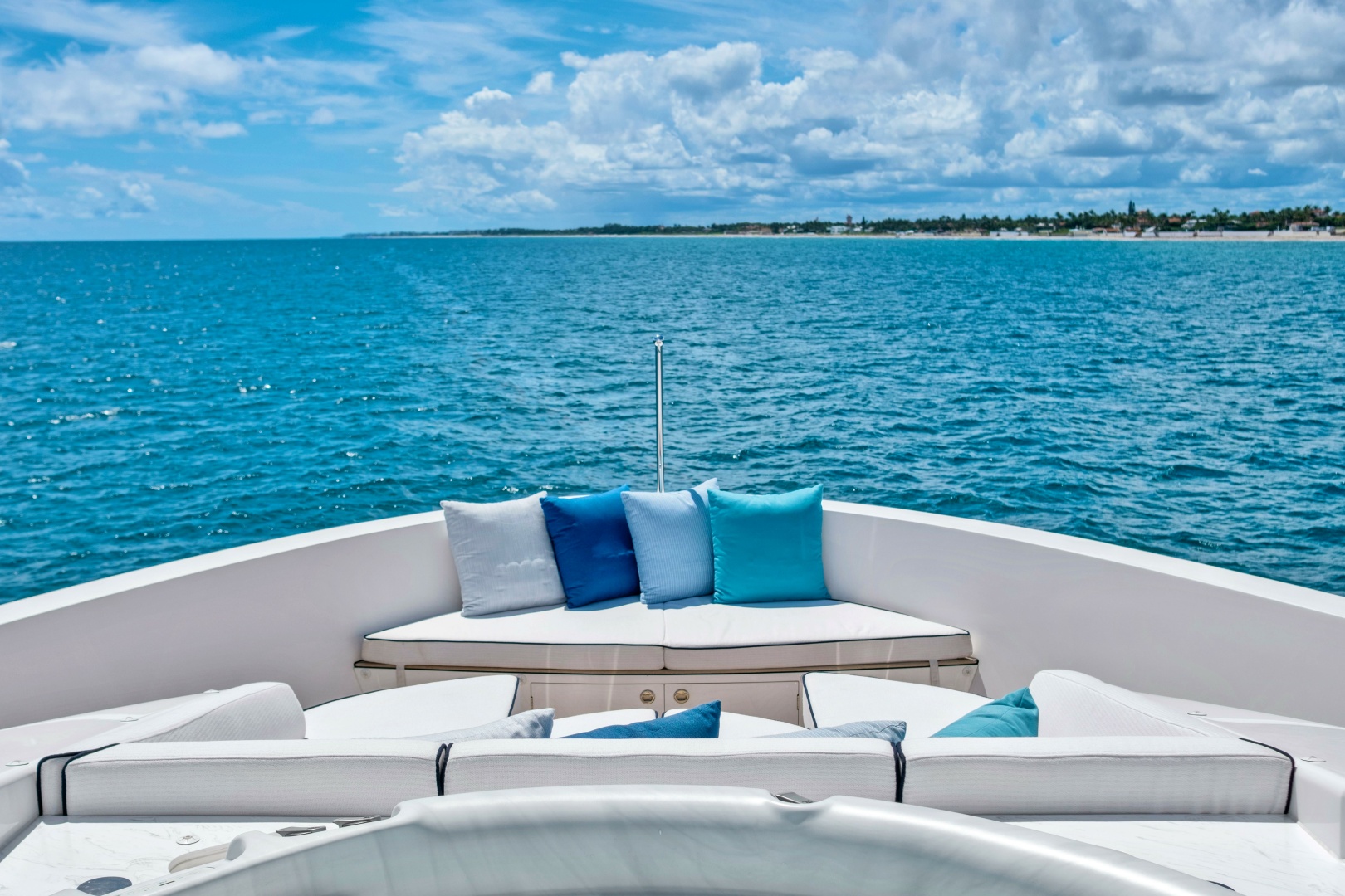 2025 Horizon Raised Pilothouse - Image 44