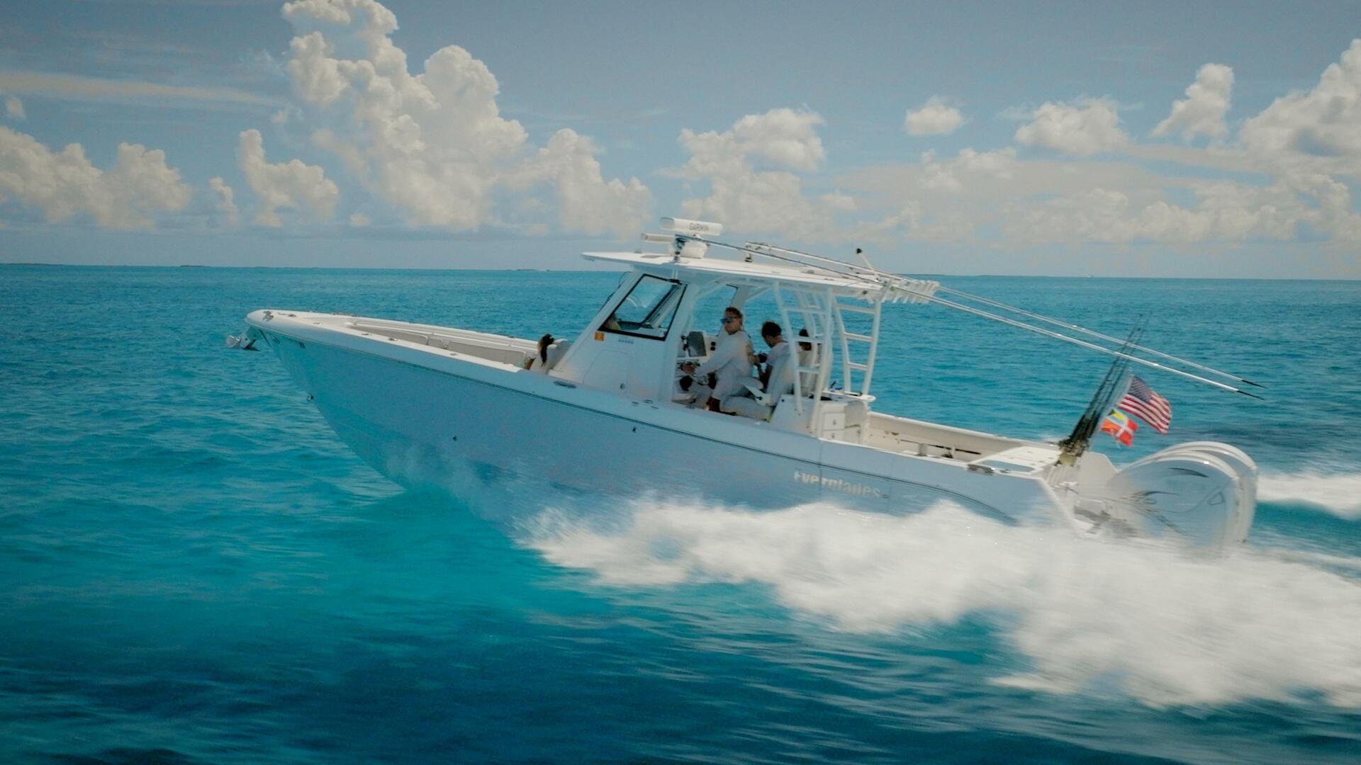 2019 Everglades 355 CC - Image 23
