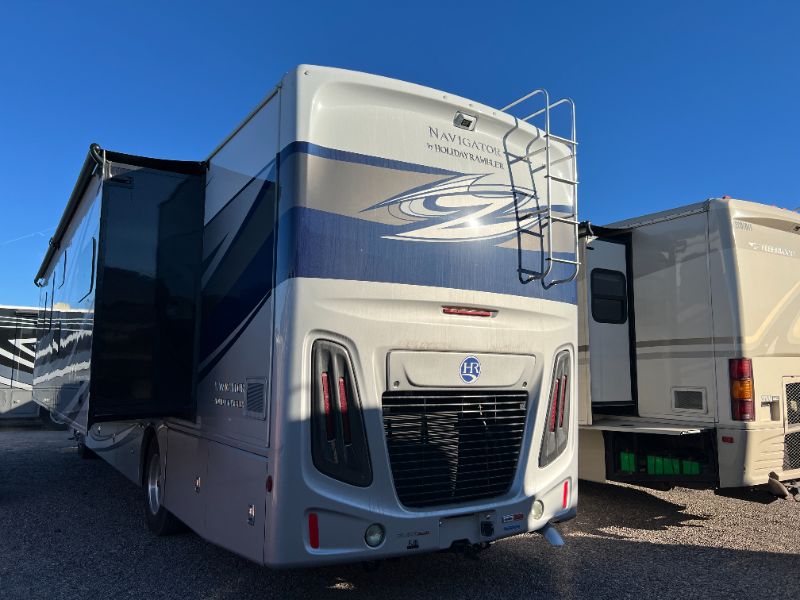 2023 Holiday Rambler Navigator 38N - Image 2