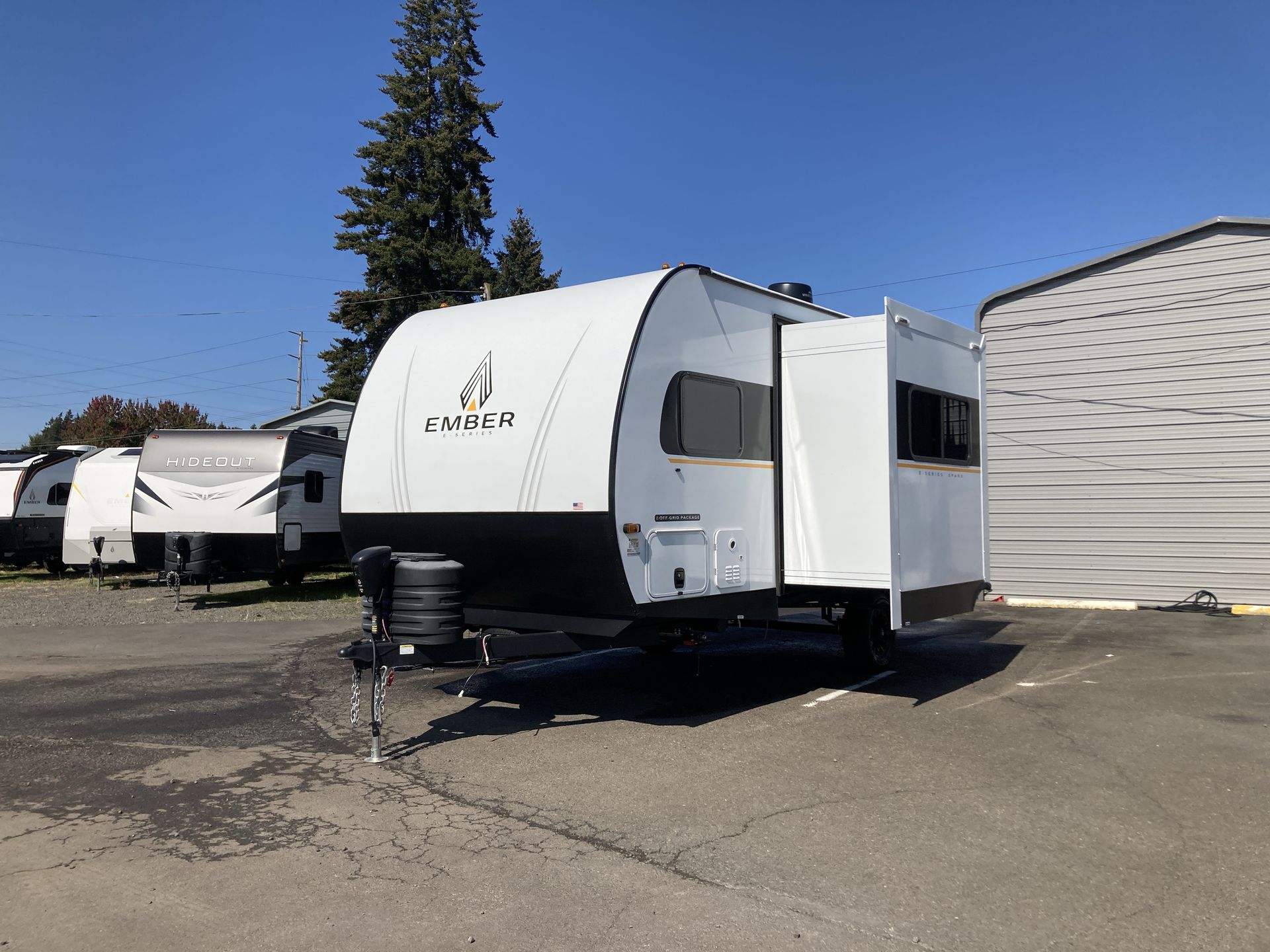 2026 Ember RV E-Series 19ETS - Image 2