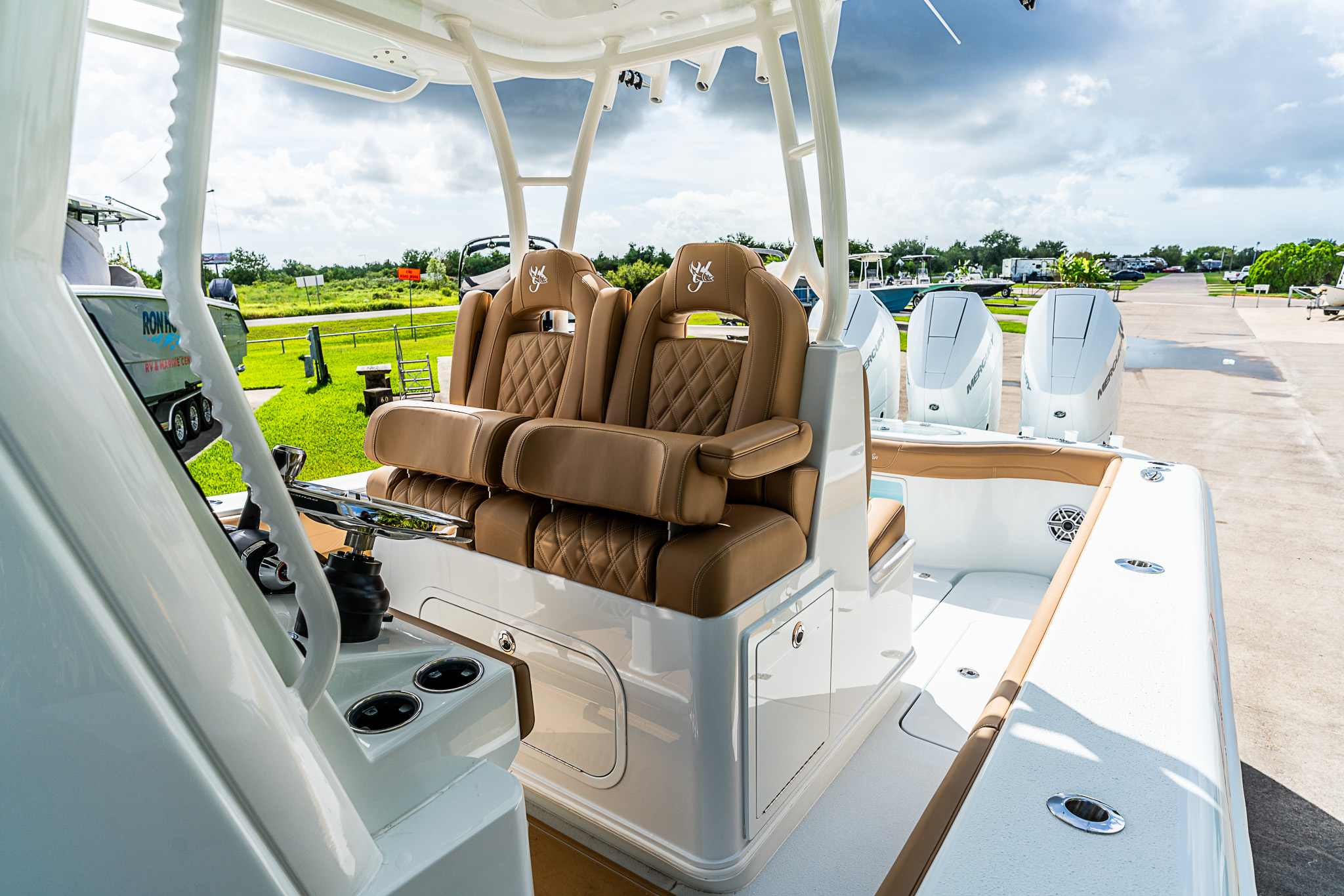 2027 YELLOWFIN 36 OFFSHORE - Image 12